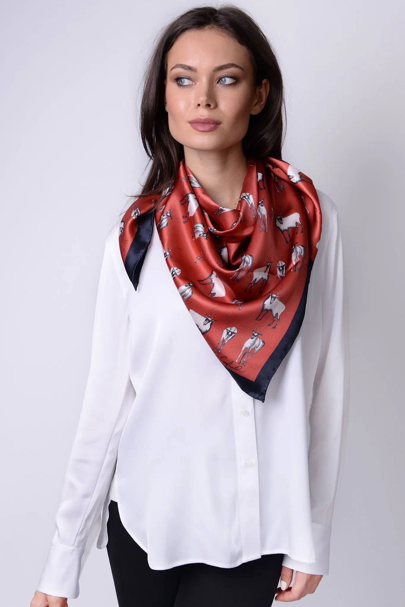 Silk Carre´Winter Animals Caribou Herd - Black